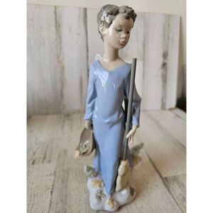 Lladro 6147 boy Angel fall cleaning leaves RARE cherub memorial figurine statue‎